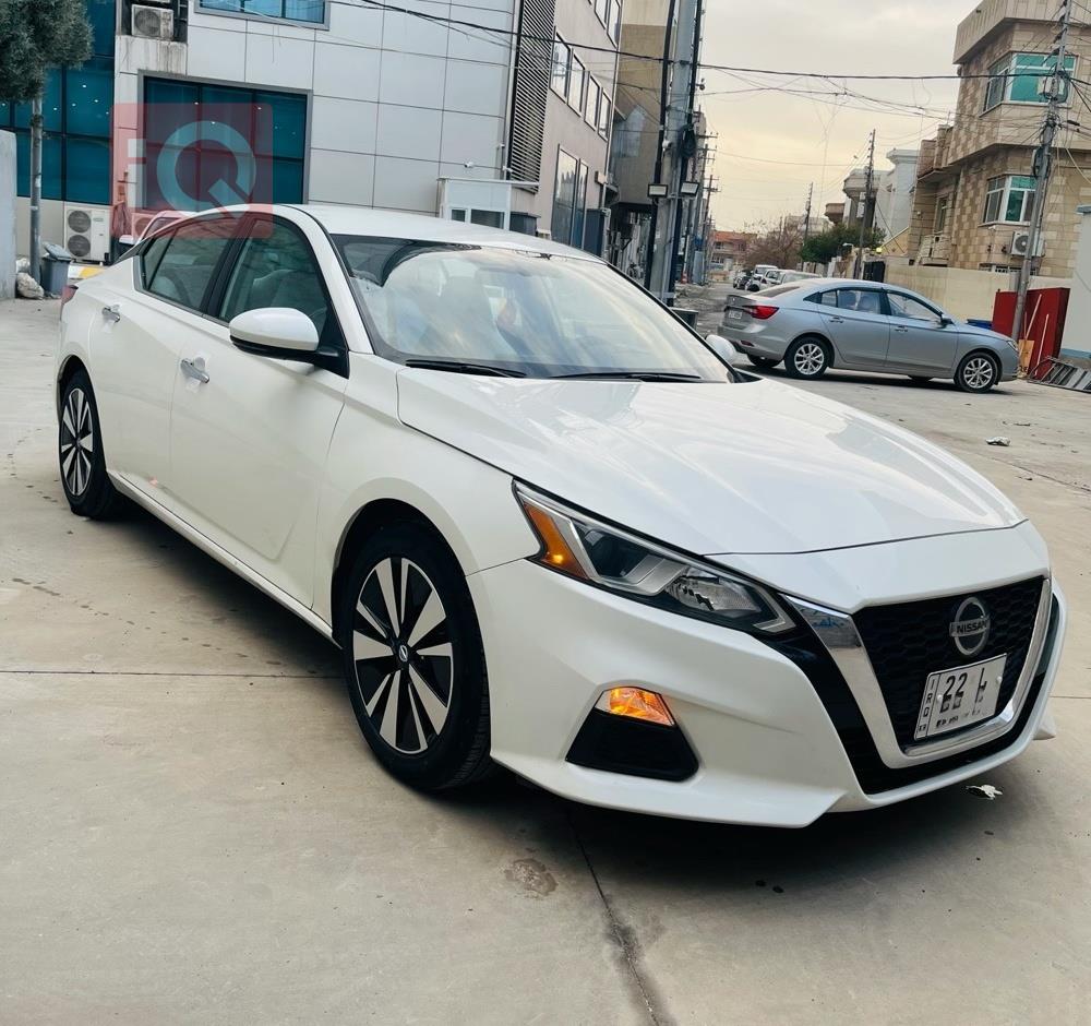 نيسان ألتيما